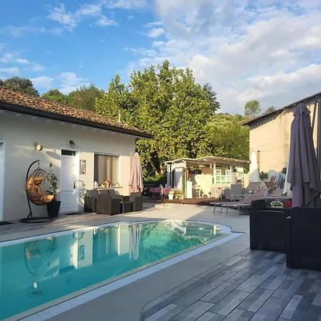 4 Borgo Di Garda *