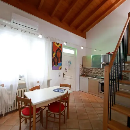 4 Borgo Di Garda *