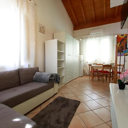 4 Borgo Di Garda Apartamento *